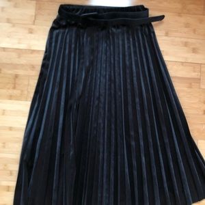 Velvet midi skirt